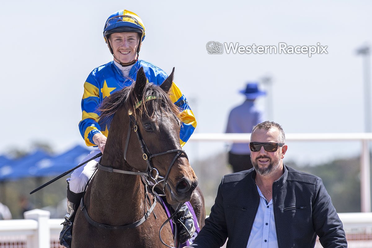 Western Racepix tweet media