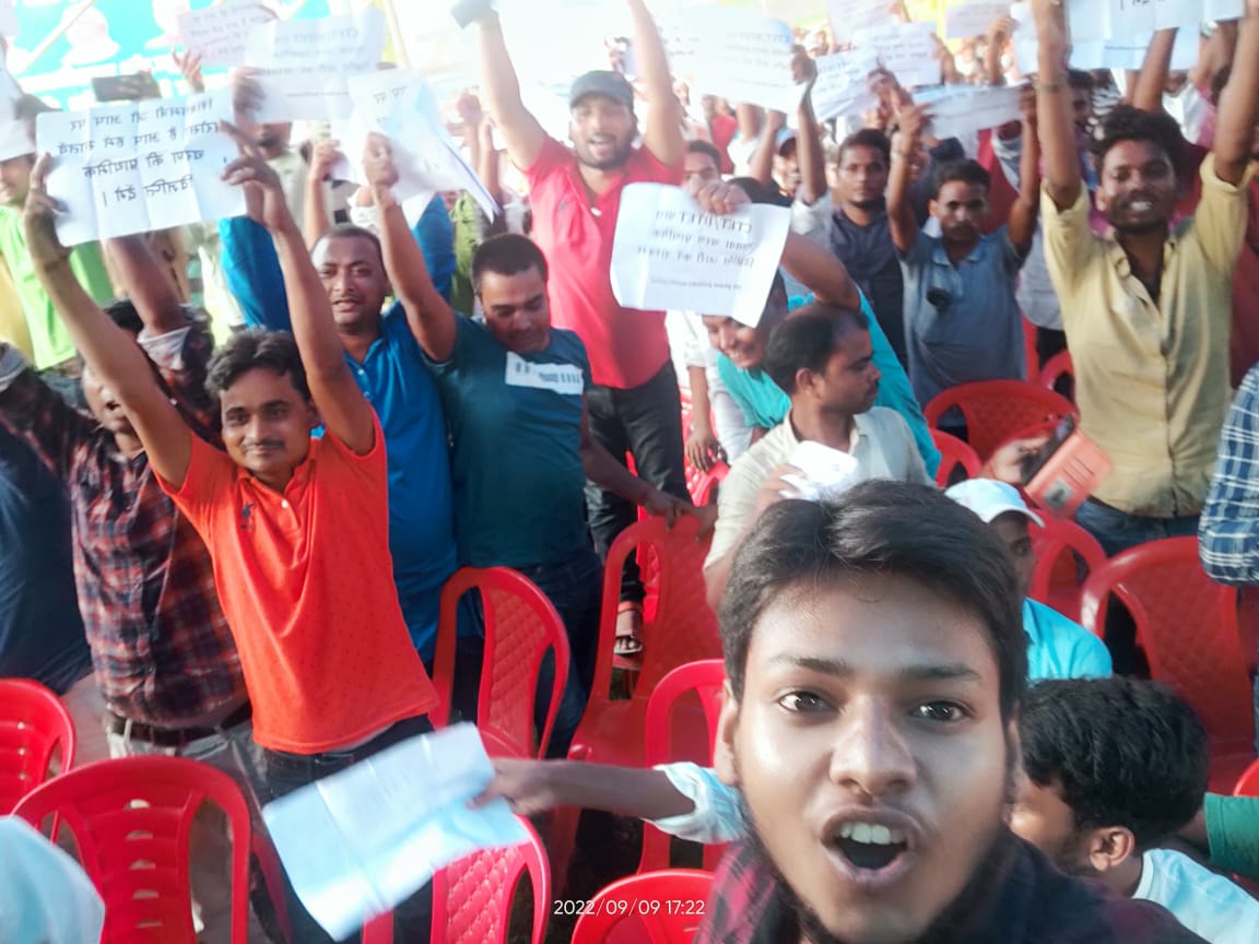 RohitRo33869332's tweet photo. किस उम्र तक पढ़ा जाए.. 
और किस उम्र से कमाया जाए..!
ये शौक नहीं बल्कि हालात तय करते हैं..
#Release_Primary_Notification
#Release_Primary_Notification
@NitishKumar @yadavtejashwi @ProfShekharRJD @DipakKrIAS @ravidinkar 
@Sandeep_Saurav_ https://t.co/T6M2PFLfWg