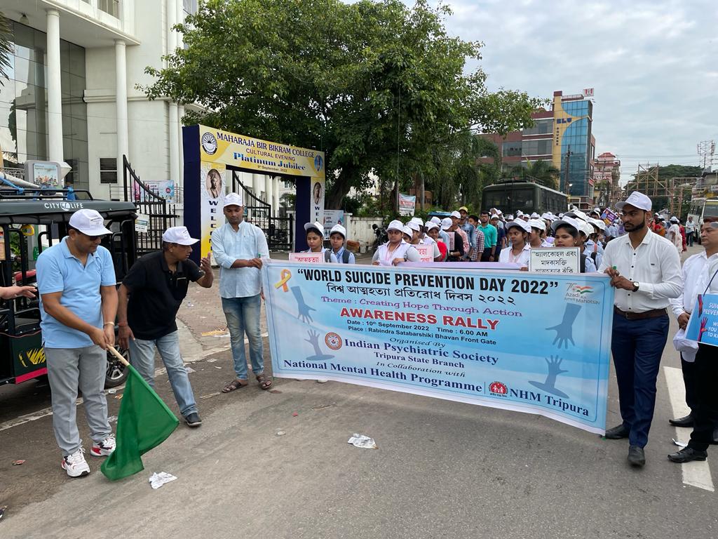nhm_tripura's tweet image. Today: World Suicide Prevention Day 2022 Awareness Rally Organised by National Mental Health Programme, NHM TRIPURA &amp;amp; Indian Psychiatric Society TSB. Rally inaugurated by the MD,NHM in presence of other dignitaries. 
@PMOIndia @tripura_cmo @cstripura @HfwTripura @SubhasisTcs