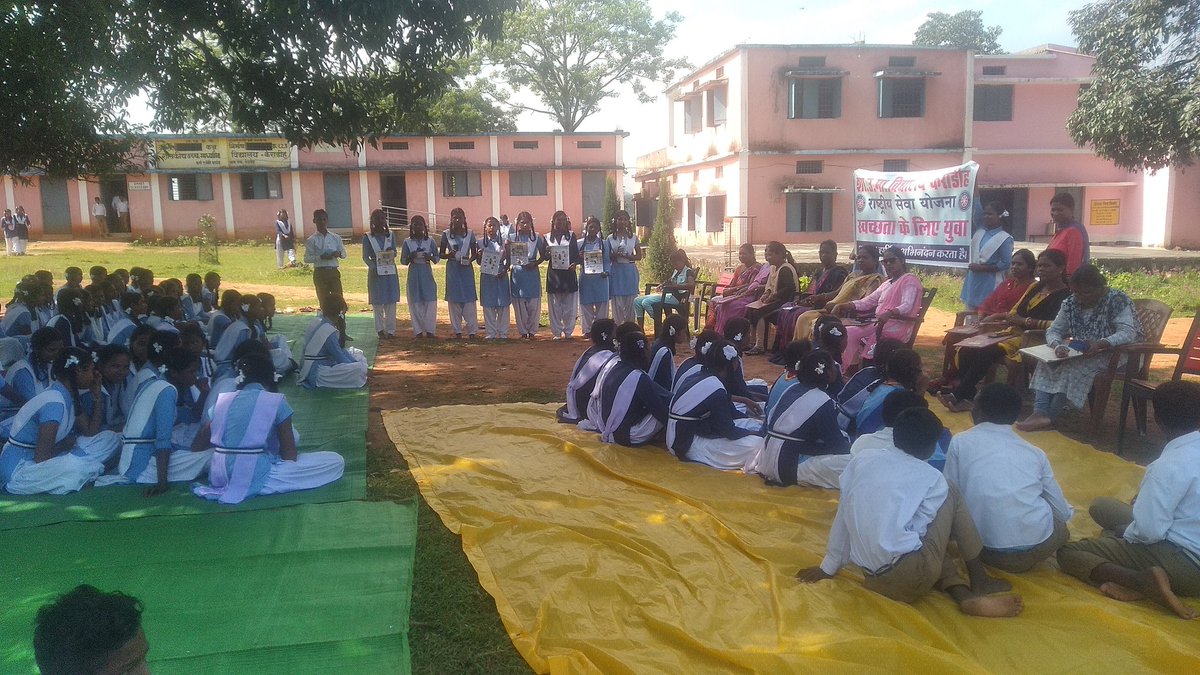 VIRENDRASAI1's tweet photo. प्रात:पी टी, व्यायाम के बाद राष्ट्रीय सेवा योजना के बैनर तले,शा उ मा वि केराडीह में राष्ट्रीय कृमि मुक्ति दिवस का आयोजन किया गया, इस अवसर पर सभी स्वयंसेवकों एवं विद्यार्थियों को कृमि नाशक गोली का सेवन कराया गया। राष्ट्रीय सेवा योजना के स्वयंसेवकों की सक्रिय सहभागिता रही
@nssjashp https://t.co/kNrccVvsF6