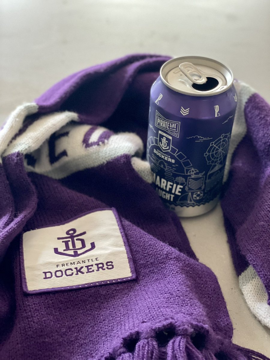 ccanderson17's tweet photo. Quick cheeky beer before heading into the city for @freodockers game. Starting to get fired up!
#flagmantle https://t.co/fVJLtE2aeS
