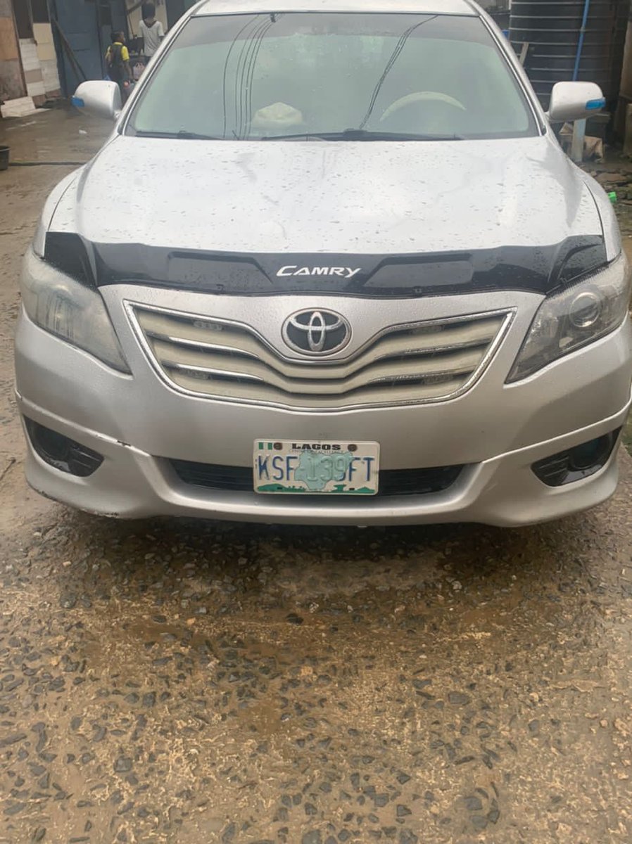 Emmyeddy6's tweet photo. Urgent deal
For serious buyers
2008 Toyota Camry
First body (only bumber flashed)
With caterlyst intact✓✓✓
Reverse camera
Price: 2.7 
Location: bayelsa
WhatsApp:08182329862

#SHUTDOWN
Gowon
Biafra https://t.co/FMof2pzT0r