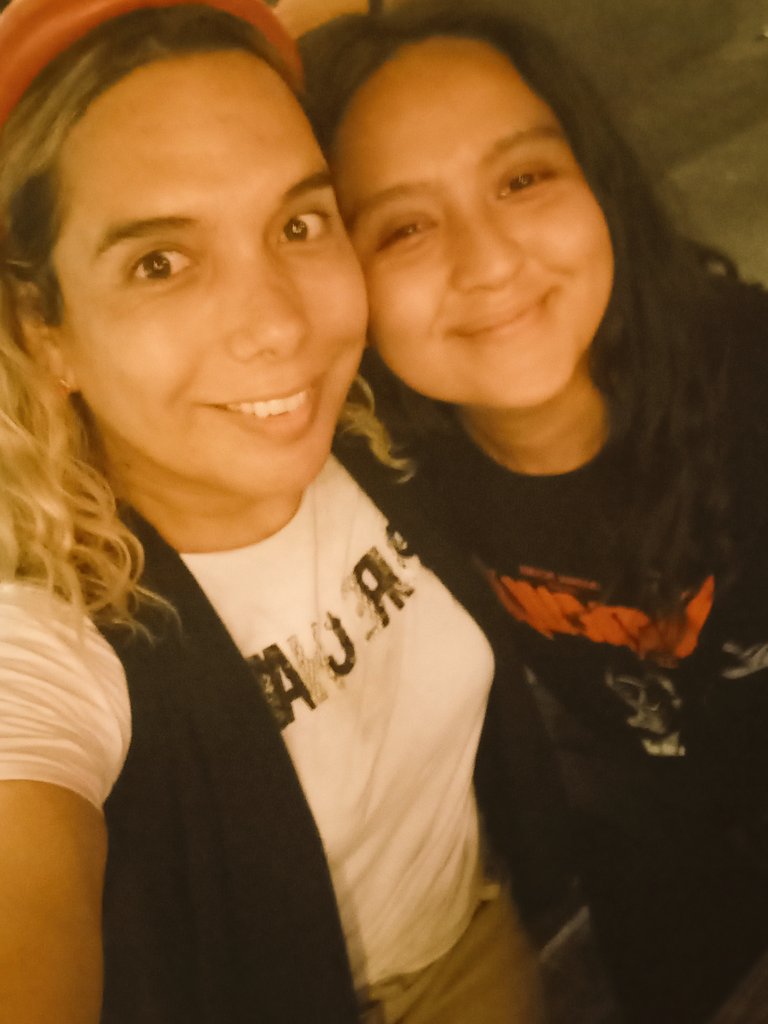 anaeugeniamty's tweet photo. Feliz cumple a la morra más chingona de la participación ciudadana LGBTQ+ de todo Monterrey. 🌈🌈🌈
Y soporten!!!!
#LaTeran #LaPresi #HBD https://t.co/hwPDM7x28O