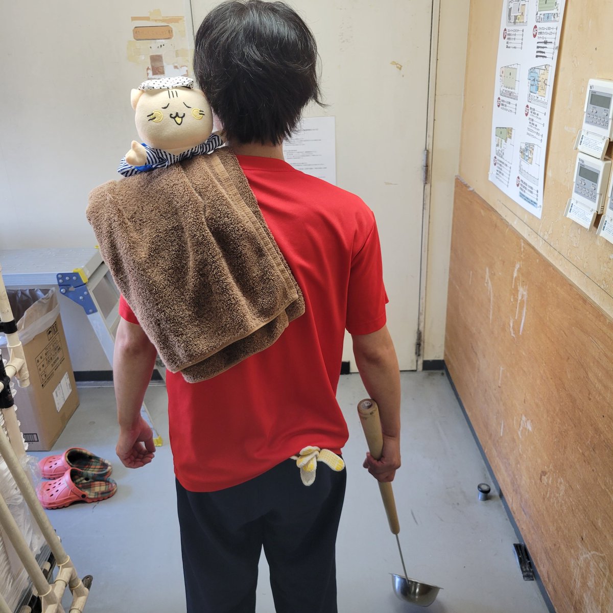 manyo_odawara's tweet photo. 撹拌に定評のある熱波師、佐竹！
出陣💨💨💨
アロマロウリュイベント間もなくスタート🔥
土曜、祝日の14時、17時、20時開催です‼️
#サウナ #水風呂 #��ウリュ #アロマロウリュ #サ活 #撹拌に定評のある佐竹 https://t.co/smyF72lAK0