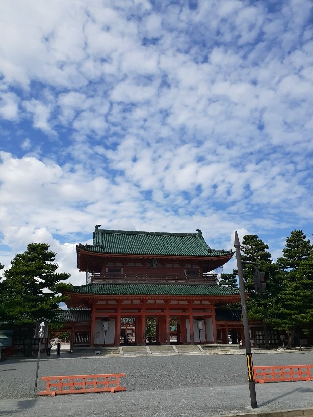kujoyasan's tweet photo. 平安神宮
今日は何かジャグリングとかバンドとかの野外フェスやってるみたい。
楽しそう。
辻利で一息ついて再開🤗
#神社toミント
#こじぷろ
#平安神宮
#京都
#京都観光
#おすすめ神社
#Blief https://t.co/k5K7Al9cqb