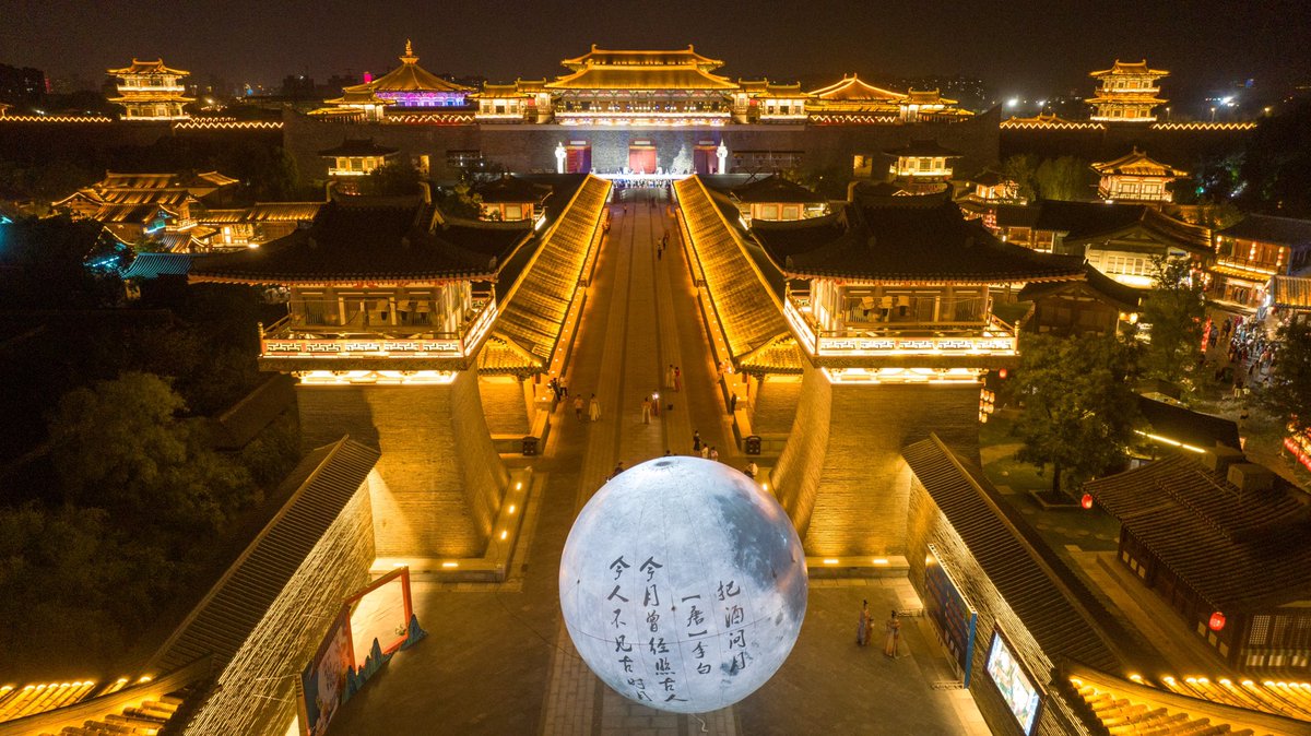 ChinaEmbSL's tweet photo. Wish you a peaceful #Binara #Poya Day and a happy #MidAutumnFestival2022
In the year 433 C.E, 10 #SriLankan Bhikkhunis led by Tissara arrived at Nanjing and started the Buddhist Bhikkhuni Ordination in #China. https://t.co/aPTBHHHd2p