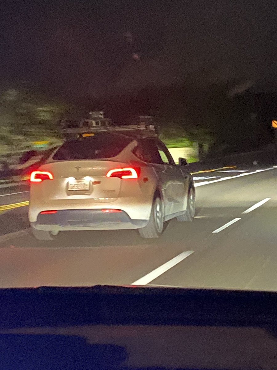 flashbax23's tweet photo. @elonmusk excuse me, what is this exactly? https://t.co/it8dhdiC3L