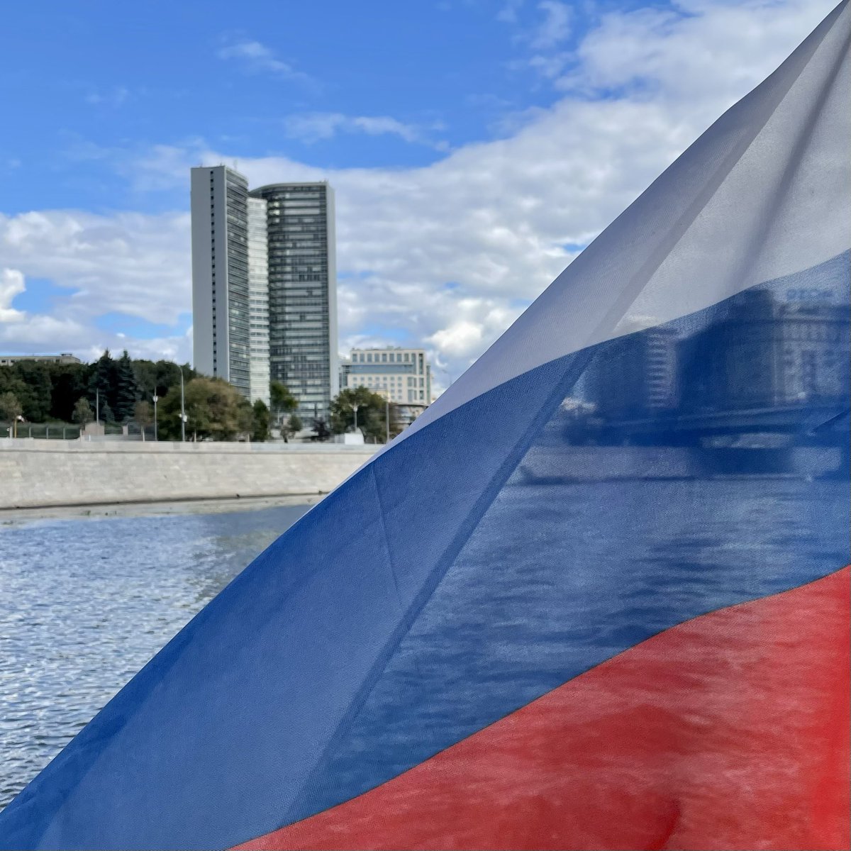 С твоим днём, моя любовь. #Moscow