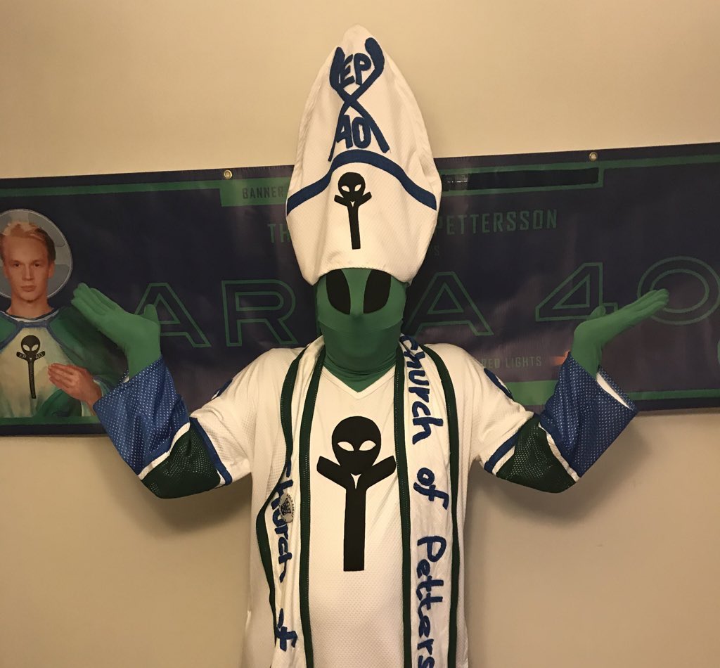 AlienPope40 tweet picture