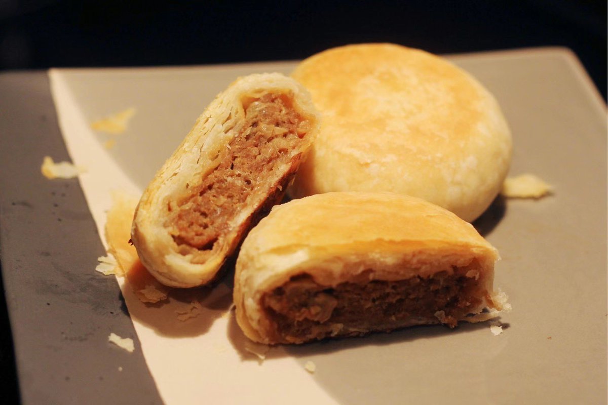 tj_danni's tweet photo. Happy moon cake festival🥮 https://t.co/E6eqDEUpdX