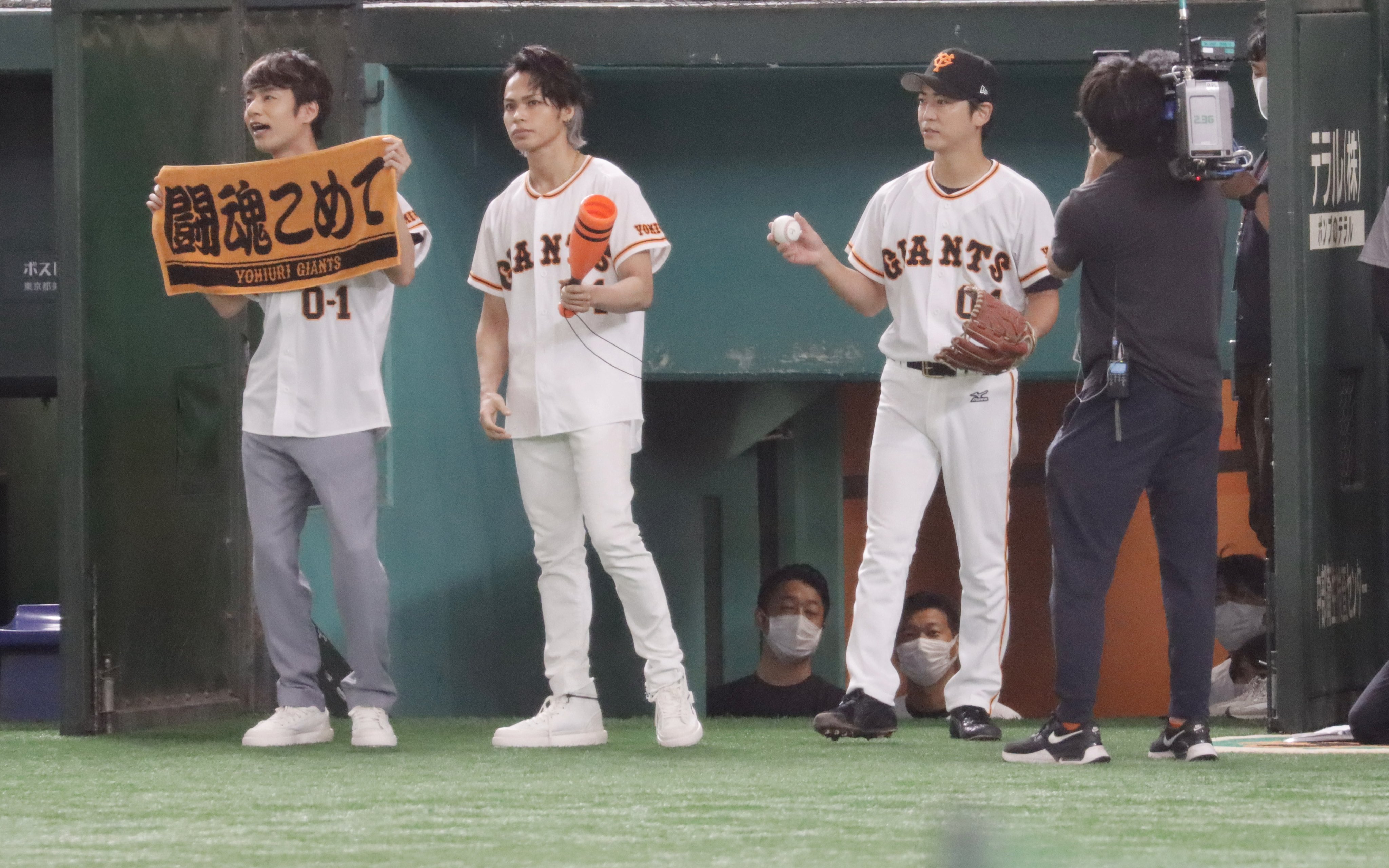 FcRQDeoacAArUfM?format=jpg&name=4096x409