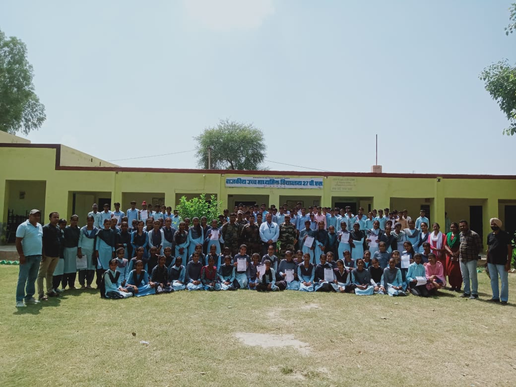 SWComd_IA's tweet photo. #SpataShaktiStudentOutreachProgramme

#ForeverVictoriousBrigade conducted #CareerGuidance for the #youth of #border at #LikmewalaHigherSecondarySchool, #SriGanganagar &amp; educated them regarding opportunities in the #IndianArmy.

#Agniveer 
#AmoghDivision
#ChetakCorps https://t.co/hwXTJIVUEv