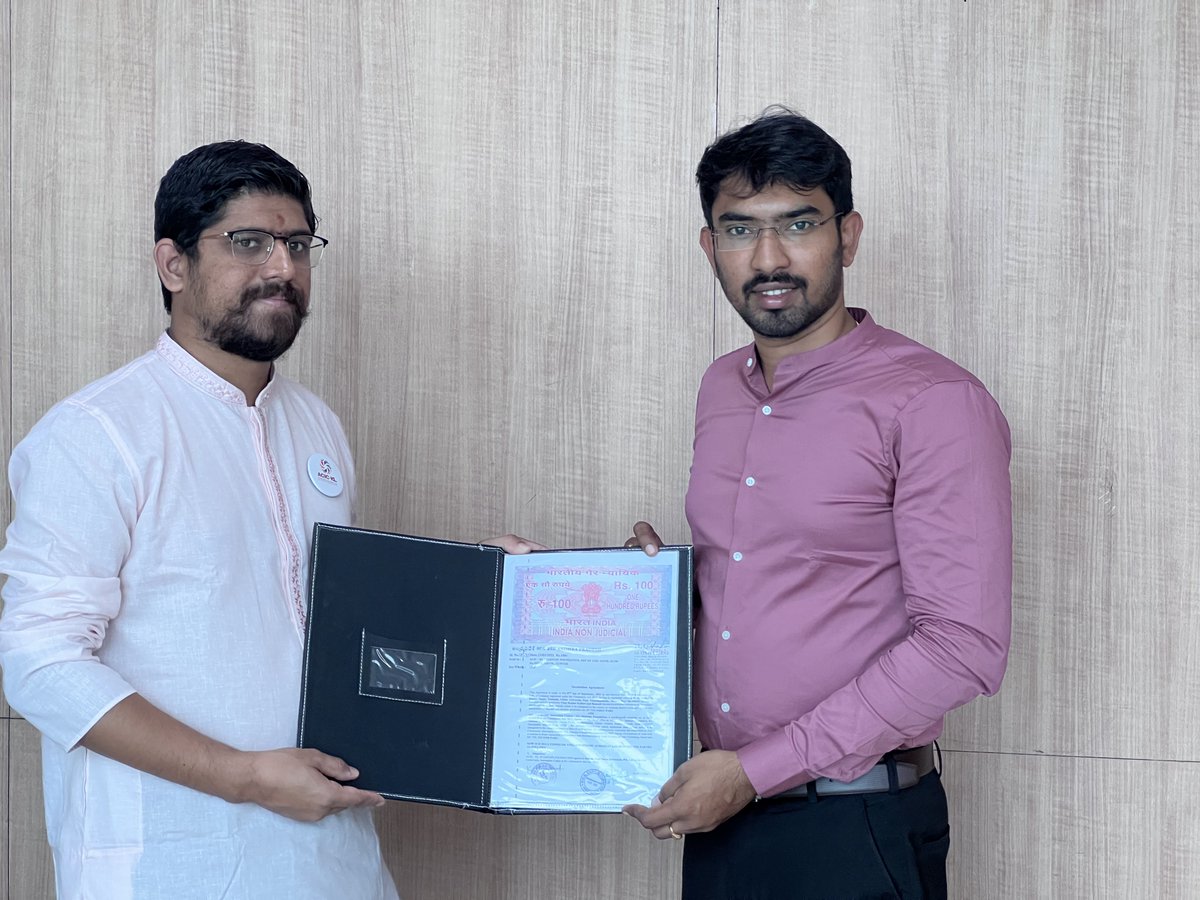 Gate__60's tweet photo. @Gate__60  is exited to announce the MoU signed between GATE INDIA ELECTRONICS https://t.co/xIg8B8NUnv and @KLUniversity, @acic_kl on 7th September 2022.

Mr.@GovilAlok1, CEO of @acic_kl along with Vijay Kumar Kalluri, CEO of @Gate__60. https://t.co/yrD5gZvbCX