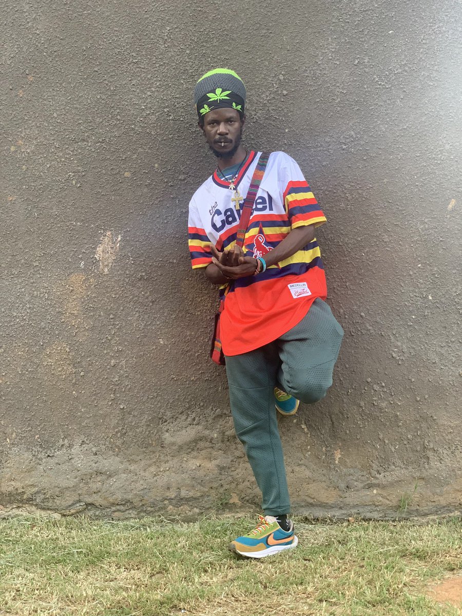 erik_oloo's tweet photo. Streetwear FRESHCOBAR!!

You Learn To Appreciate The Floor More, When You Come From The Bottom.

#hudsonouterwearnyc #SWEATERriri #sacai #Nike #streetwear #streetwearcentral #styleblogger #dailystreetlooks #escobar #Medellin #streetwearculture #athlete #athleisure #urbanwear https://t.co/DqldEEBSFy