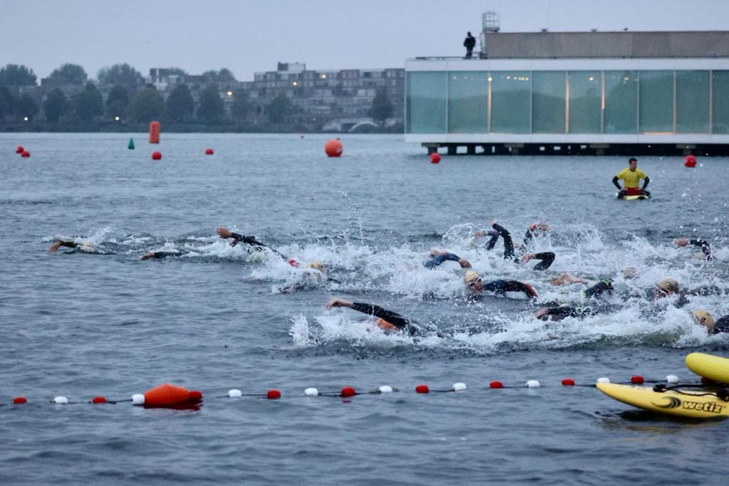 ChallengeFamily's tweet photo. And they're off!! Challenge Almere-Amsterdam is underway! #wearetriathlon #allabouttheathlete #challengealmere #challengefamily https://t.co/u7VYGzjRXG