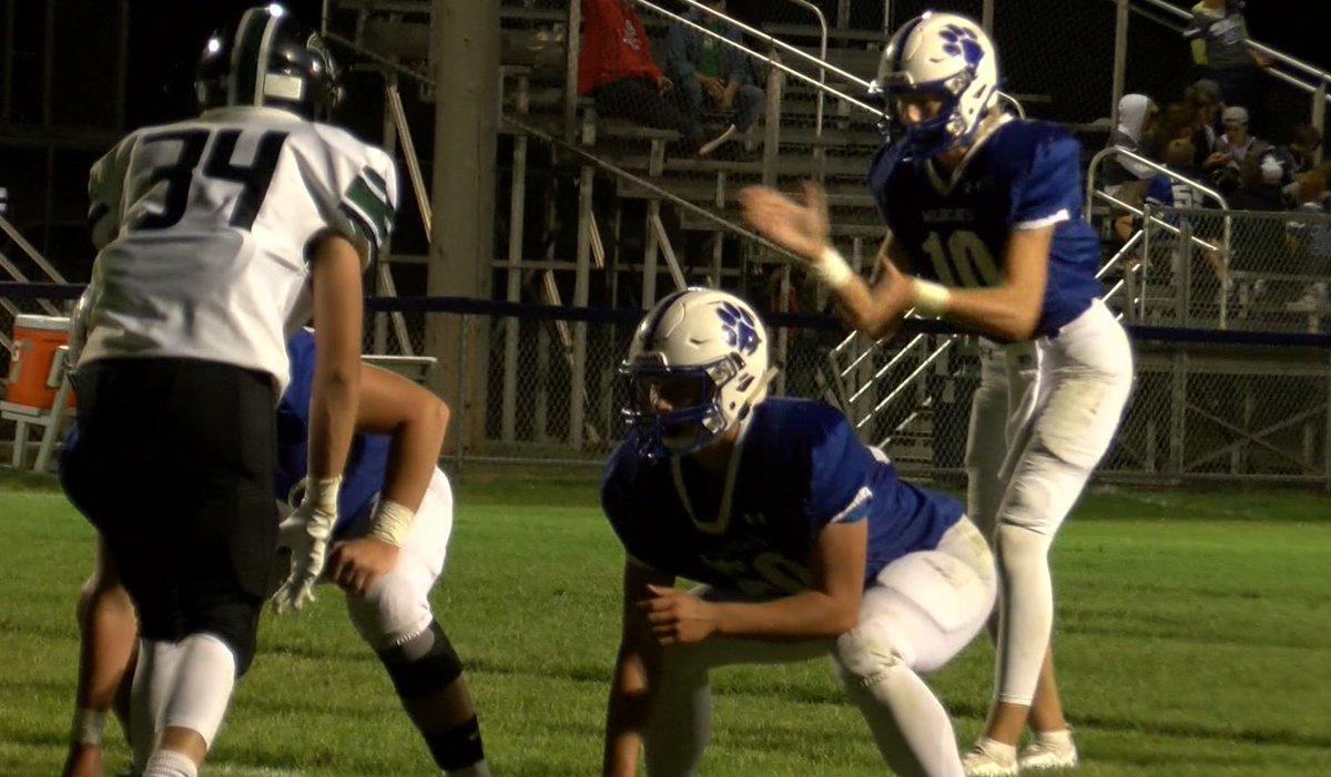 SportsZoneKCAU9's tweet photo. PLAYER OF THE WEEK!

@WCWildcatFB quarterback @DrewKluender led the way for the Wildcats in their 40-0 win, throwing for 2⃣7⃣3⃣ passing yards and 4⃣ touchdowns as the junior picked up the W and our SportsZone Player of the Week honors!

WATCH HERE 🏈⬇️
https://t.co/ruljIxUAlM https://t.co/LhDnSjjlKQ