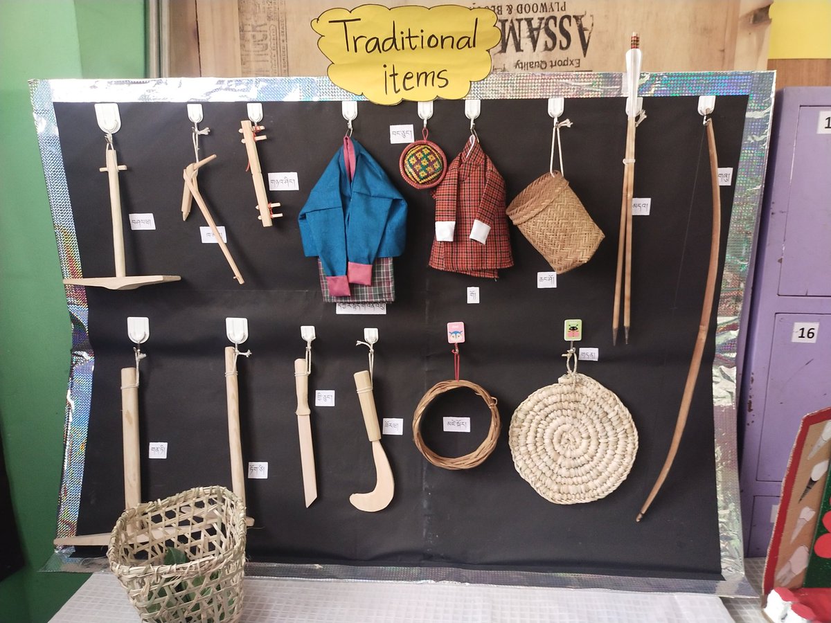 CarmaTrinley's tweet photo. Exhibition by grade IV students https://t.co/PfI7XsrMwn