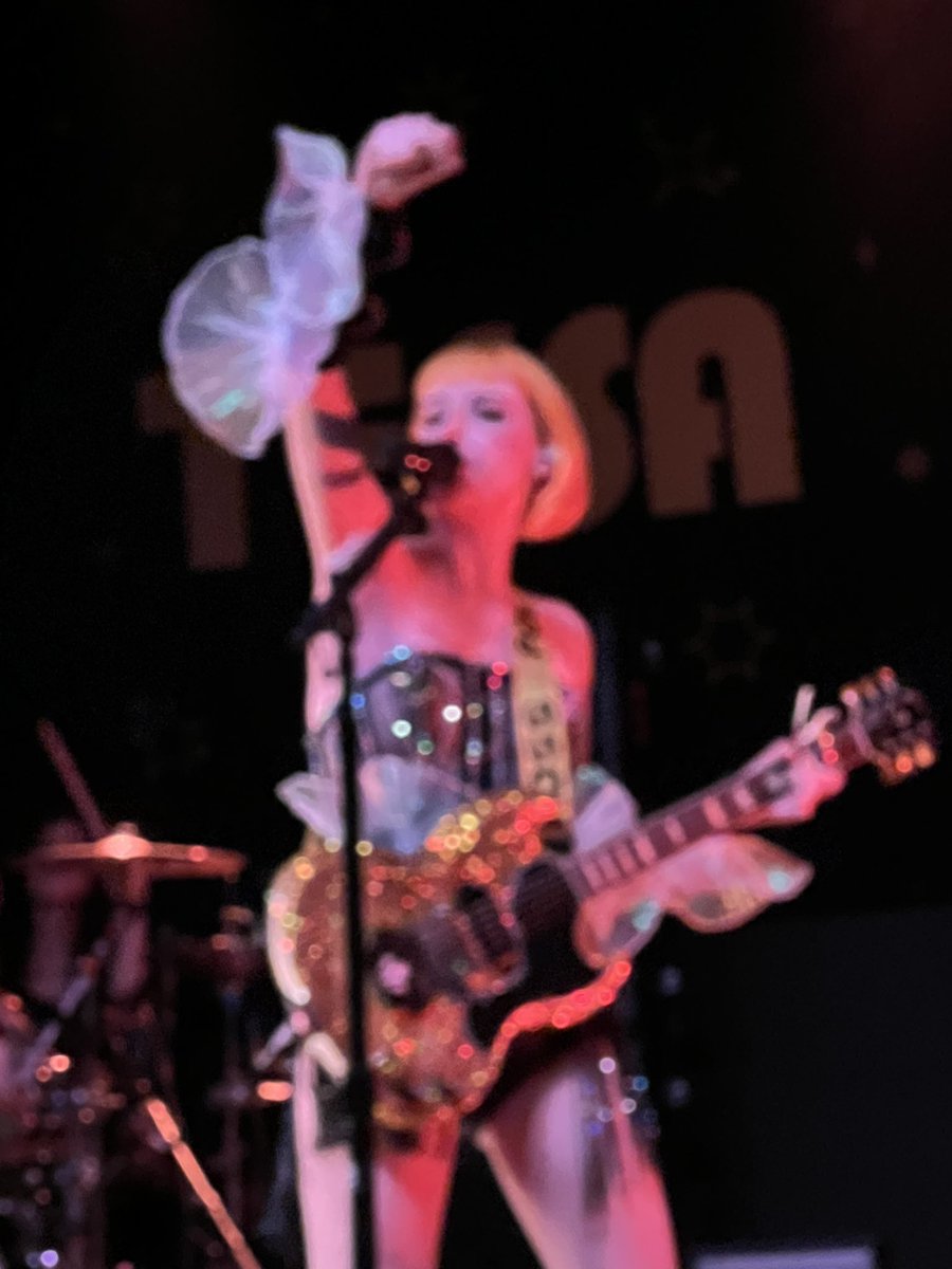 Absolutely loved seeing <a href="/daysormay/">daysormay</a> <a href="/WillJosephCook/">Will Joseph Cook</a> and <a href="/TessaViolet/">Tessa Violet</a> today!!!! AMAZING show!