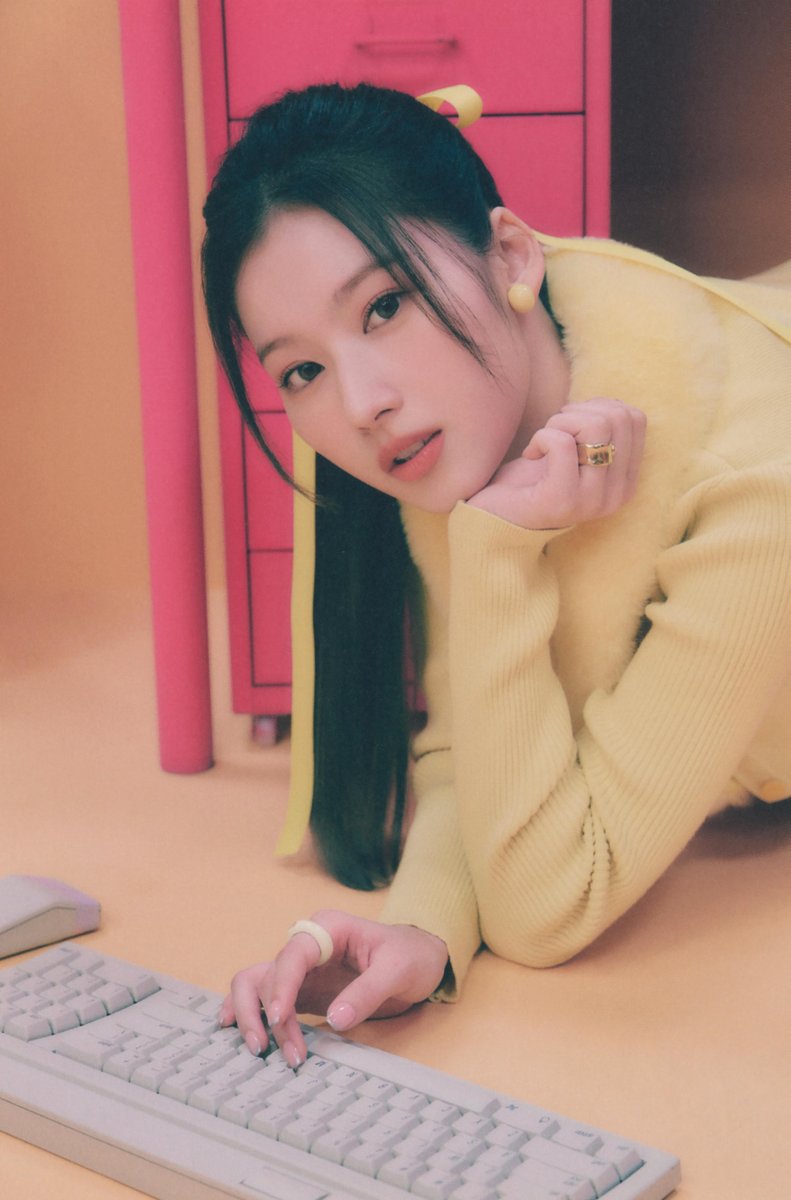 SCAN] TWICE 11th Mini Album <BETWEEN 1&2> Photobook Sana (Archive