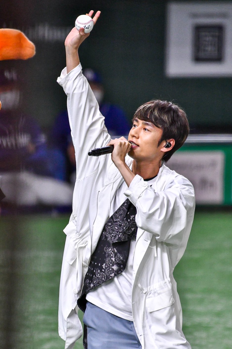 FcR_qMbaIAA1FpP?format=jpg&name=large