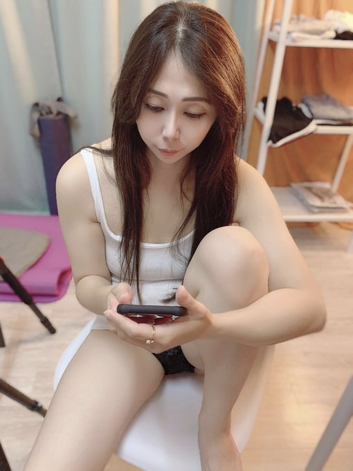 中秋節快樂！準備烤肉了 https://t.co/hXV7B8HDBZ<a href="/tag/onlyfans"class="tags"><span>#onlyfans</span></a><a href="/tag/%E8%87%AA%E6%85%B0"class="tags"><span>#自慰</span></a><a href="/tag/%E4%B8%80%E7%B7%9A%E9%AE%91"class="tags"><span>#一線鮑</span></a><a href="/tag/%E7%99%BD%E8%99%8E%E7%A9%B4"class="tags"><span>#白虎穴</span></a><a href="/tag/%E6%80%A7%E7%98%BE%E8%80%85"class="tags"><span>#性瘾者</span></a>