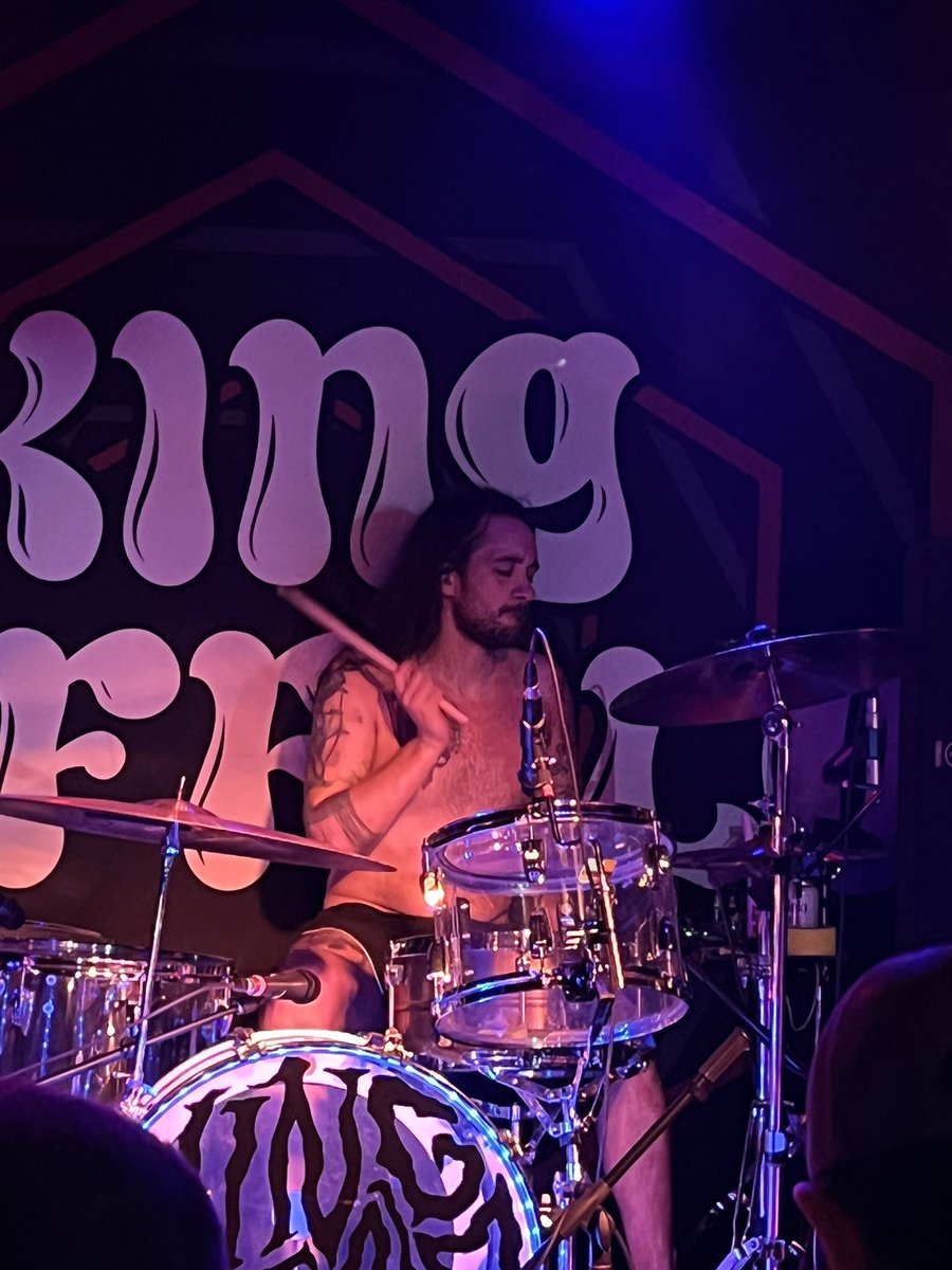Patient46and2's tweet photo. @kingbuffaloband We fucking love you guys! Incredible set tonight in CT! You’ve been one of our favorite bands for years &amp; there’s no end in sight! Amazing musicians; equally amazing people! #KingBuffaloForever https://t.co/T7sjfjZB48