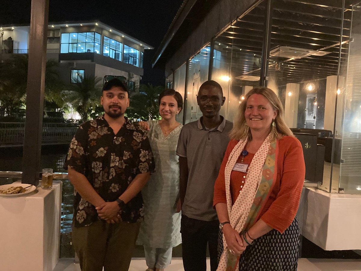 BRACJPGSPH's tweet photo. @BRACJPGSPH Master of Public Health (MPH) graduates in Nepal meeting with our advisory board member, Prof @sallytheobald https://t.co/wqNbkyWXdd