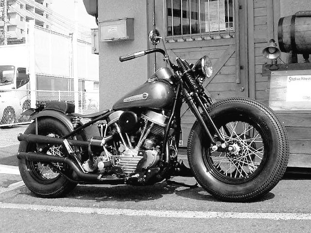Crossbones en puerta de bar en las afueras de Ohio 

#Harleydavidson 

#Barcelona