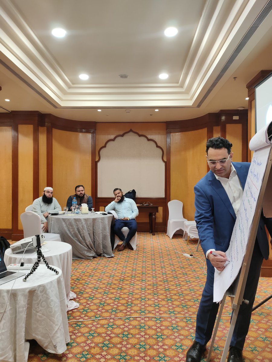 asadchaudhryauc's tweet photo. 2nd Day Transform Business Through Program Management PgMP Success Guarantee #AUC #PMP #pgmpexam #PgMP #programmanagement #CEO #CIO #innovation #corporatestartups #strategy https://t.co/mIwSpMzLgM