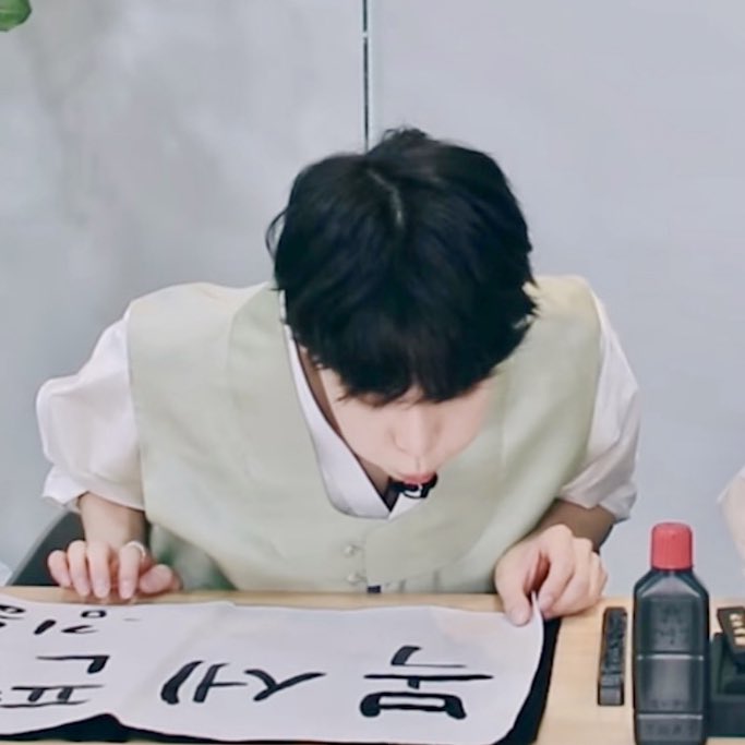 또잉 tweet media