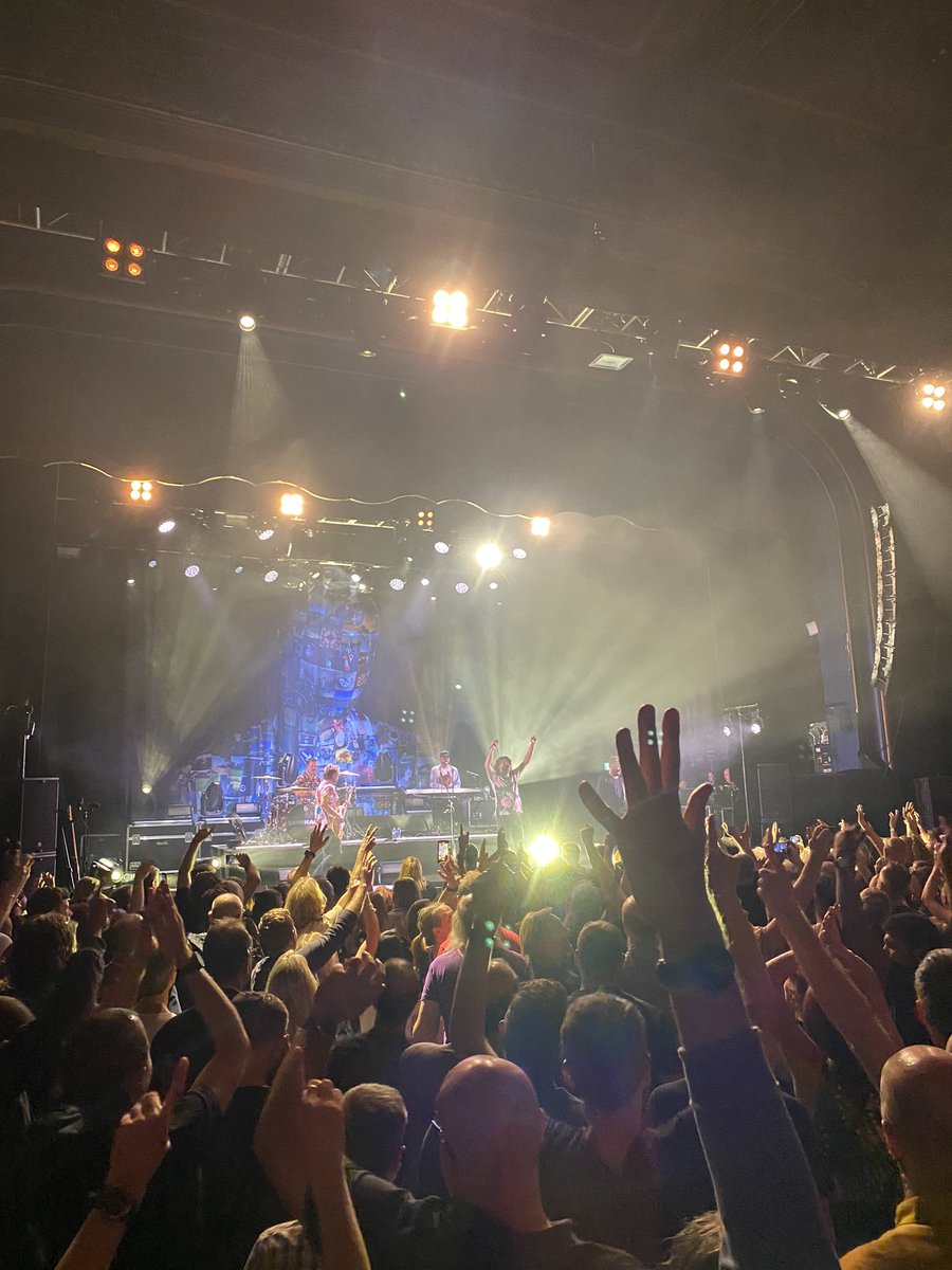 Tredders123's tweet photo. First saw @embrace at the ICA in 1997 and seen you many times since, but have to say last night @O2ForumKTown was AMAZING! Well done lads https://t.co/IVi7CUOsWb