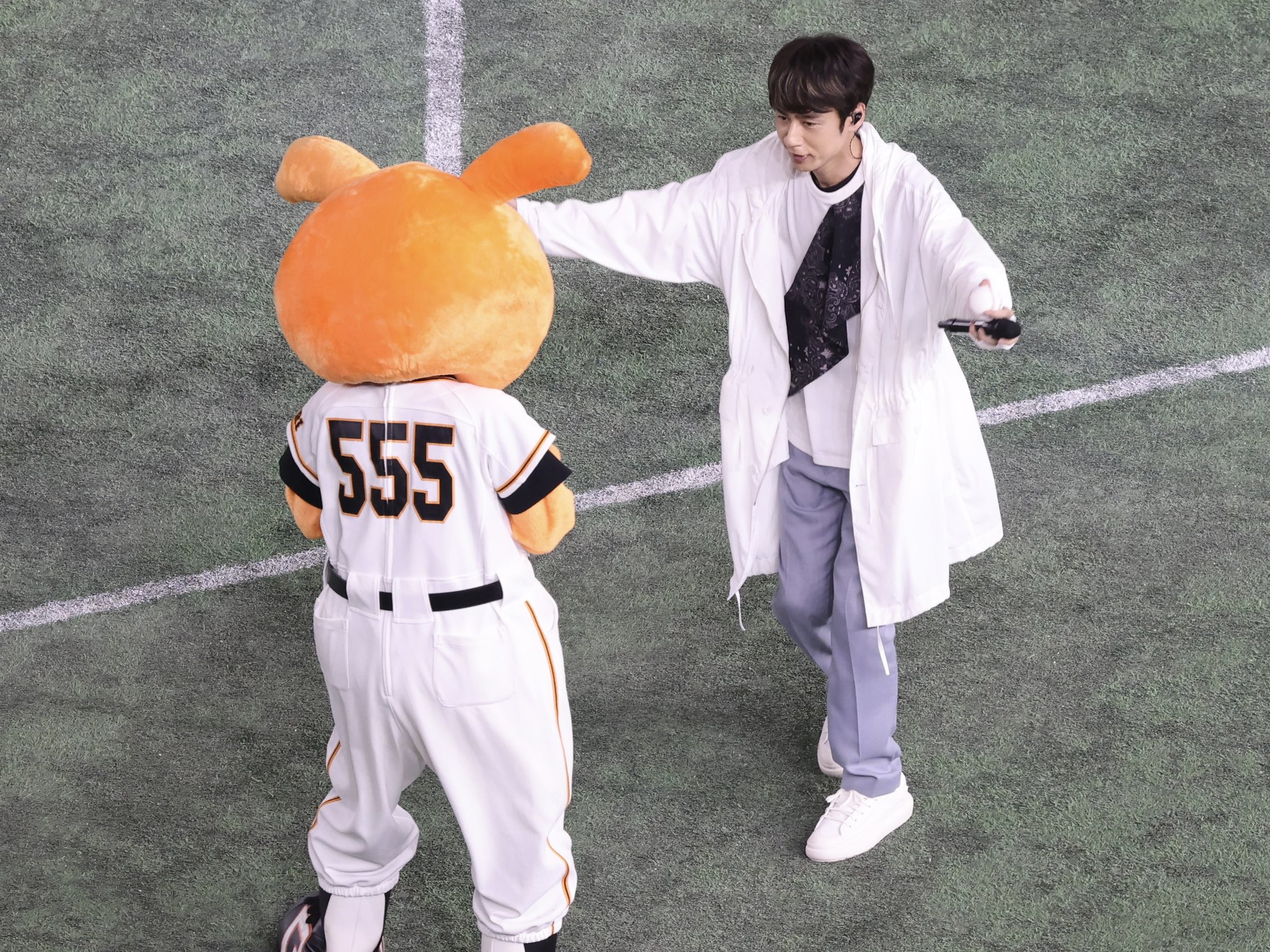 FcRe6BFaUAASC_d?format=jpg&name=large