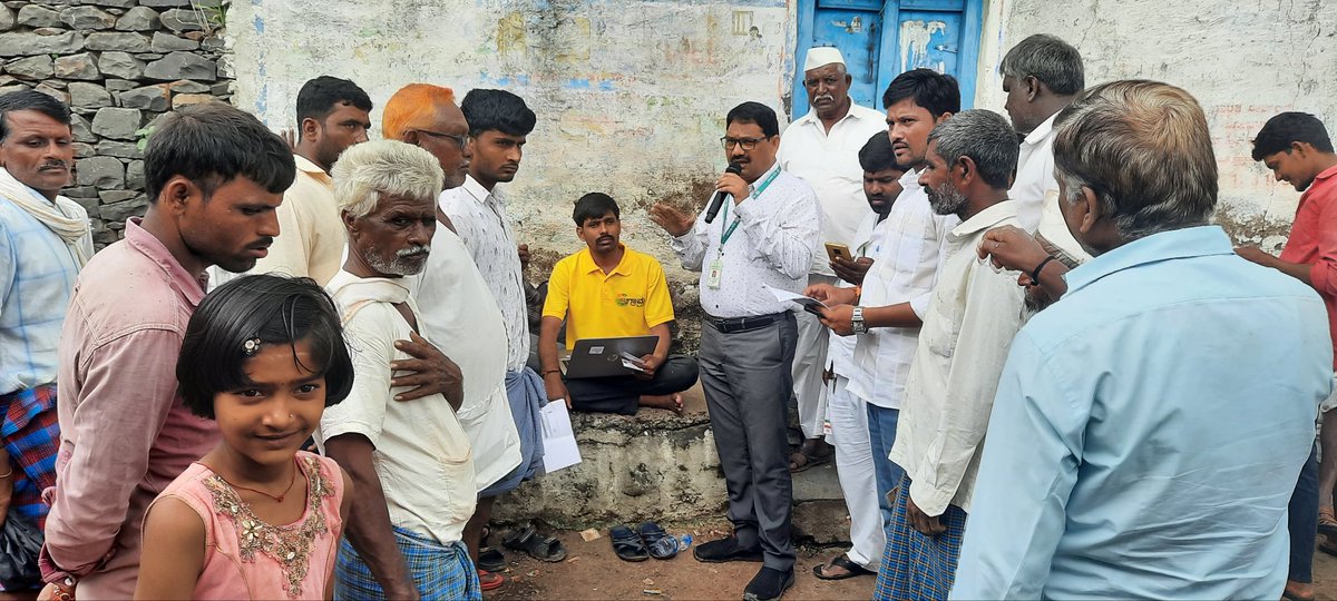 Adajevargi's tweet photo. PMKISAN E KYC DRIVE IN BANNUR AND KUMASI VILLAGE @Kalaburgivarthe @pmkisanyojana @pmkisanhelp @bcpatilkourava @shrustibcpatil. https://t.co/sSKfMpC3rN