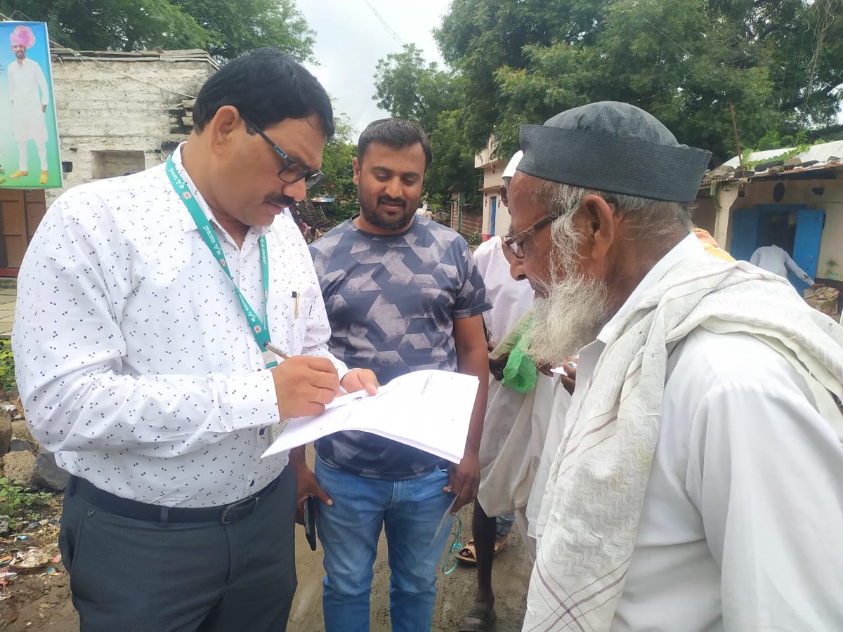 Adajevargi's tweet photo. PMKISAN E KYC DRIVE IN BANNUR AND KUMASI VILLAGE @Kalaburgivarthe @pmkisanyojana @pmkisanhelp @bcpatilkourava @shrustibcpatil. https://t.co/sSKfMpC3rN