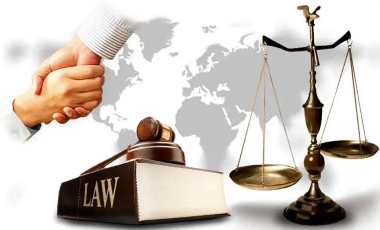 hijan_lawyer's tweet photo. 🔹لا كبير في المحاماة فالقمة تتسع للجميع 🔹

🔻وكم رأيت من متدربين :
فاقوا بقدراتهم وسعة اطلاعهم واجتهادهم على انفسهم من يتدربون لديه
🔻وكم رأيت من مرخصين جدد :
تجاوزوا بتطوير أنفسهم من هم أقدم منهم

🔹كل مهنة تعطيها من وقتك وتدريبك وسعة اطلاعك ، ستوصلك للقمة التي تتسع للجميع https://t.co/UFY9VmQocl
