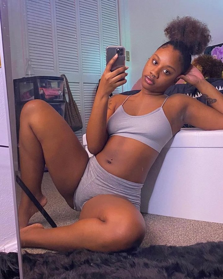 BritzLayla's tweet photo. Hi there 😍😍👋 let's follow each other https://t.co/GOibcNeVTz