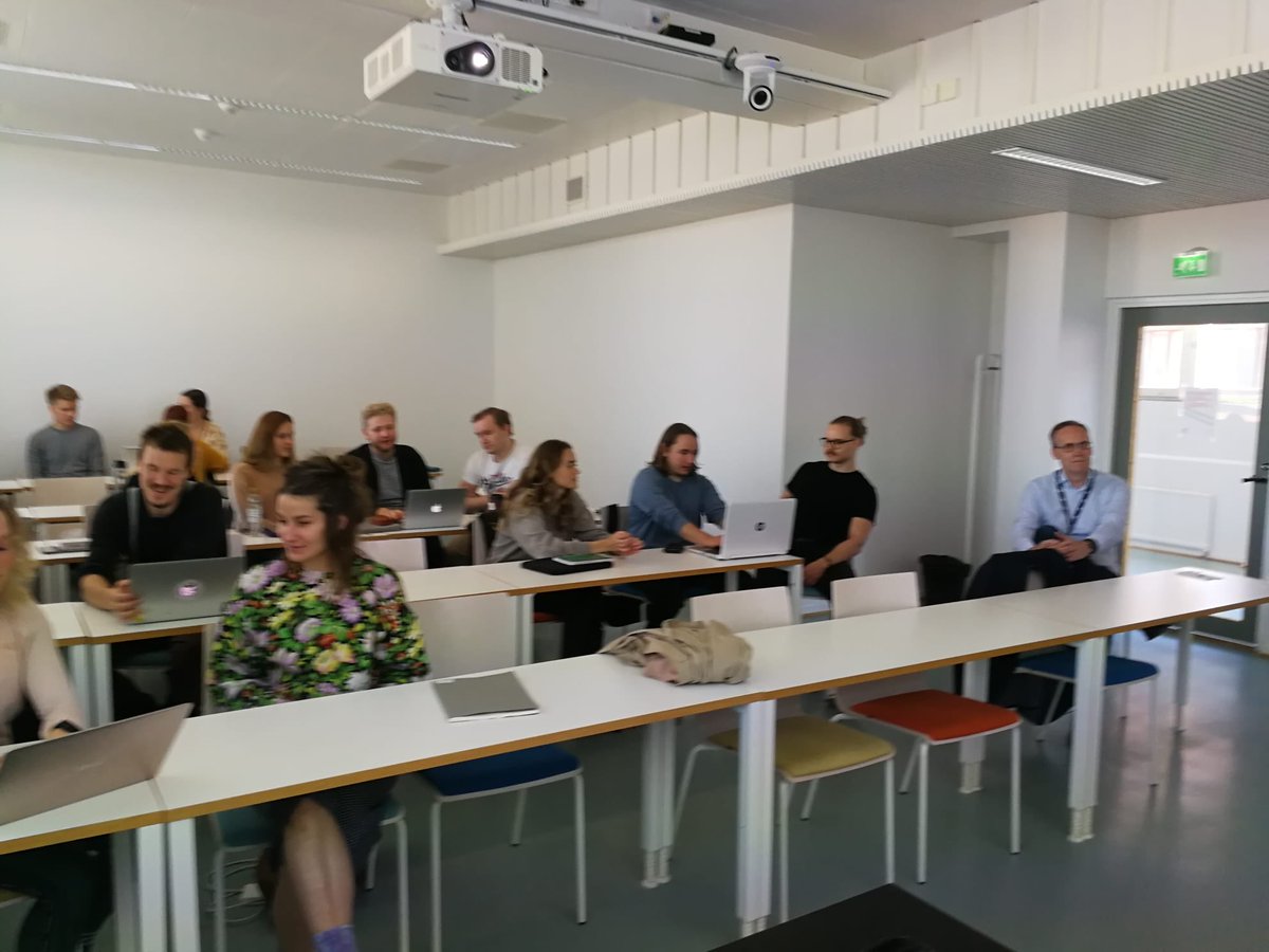 #Aalto historian ensimmäinen #osuustoiminta kurssi käynnistettiin eilen. Mukana uskomattoman fiksuja ja aktiivisia opiskelijoita sekä professori ⁦<a href="/AnuPuusa/">Anu Puusa</a>⁩ #aaltobiz