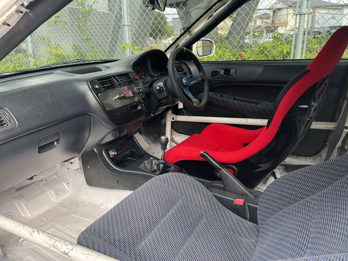 WP_TK10's tweet photo. EK9 前期　B16B エンジンOH済
186.000km

クラックス車高調・タイプC 15インチ
LSD 貫通ロールバー　タワーバー
オーバーサイズピストン
無限ツインループマフラー
エキマニ　即サーキット仕様！

検査2年付　整備渡し
¥2.100.000-

陸送は別途かかります！
早い者勝ち！Twitter価格！
是非DM下さい！ https://t.co/VjzTPu5ElB