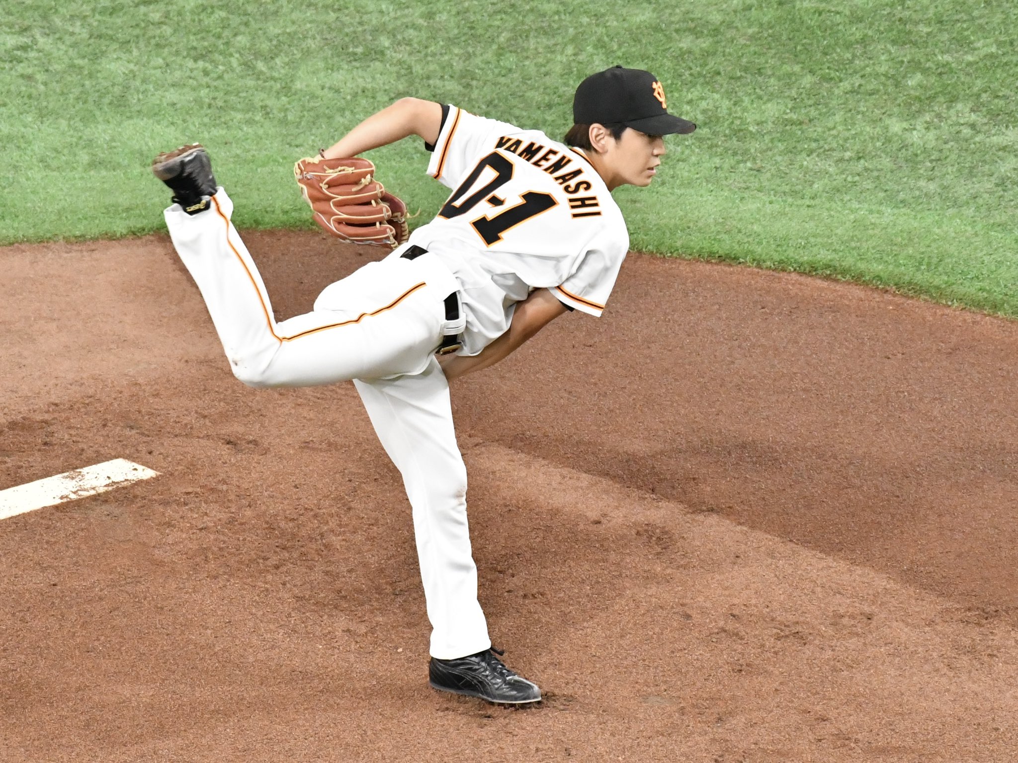 FcRiojbacAAHpXB?format=jpg&name=large