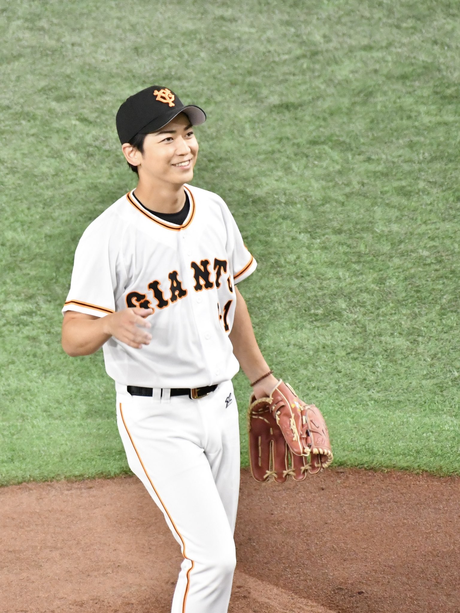 FcRiojfacAAcJxE?format=jpg&name=large