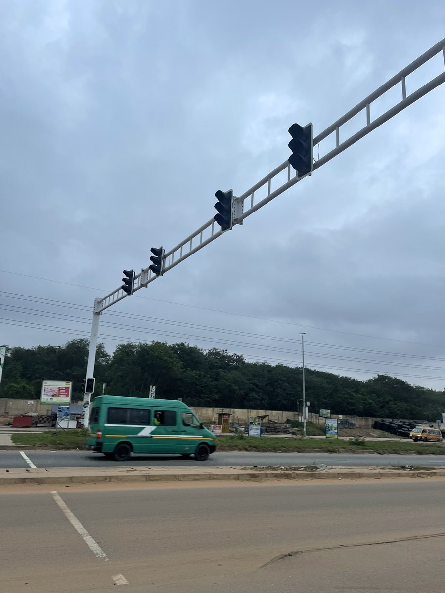 iamrjay12's tweet photo. Traffic lights at awoshie junction not working about 10days now .
At least 3 accidents have been recorded @kodwoboateng @TDzineku https://t.co/zbLPq1YOmE