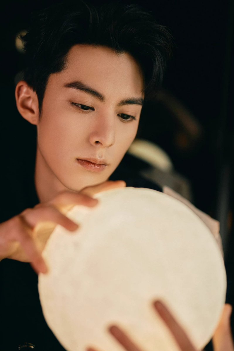 sunsetl18758253's tweet photo. happy mid-autumn festival
🌕🥮🥮🥮

#DylanWang #WangHedi #王鹤棣
cr. official studio https://t.co/0PIkL0OR5z