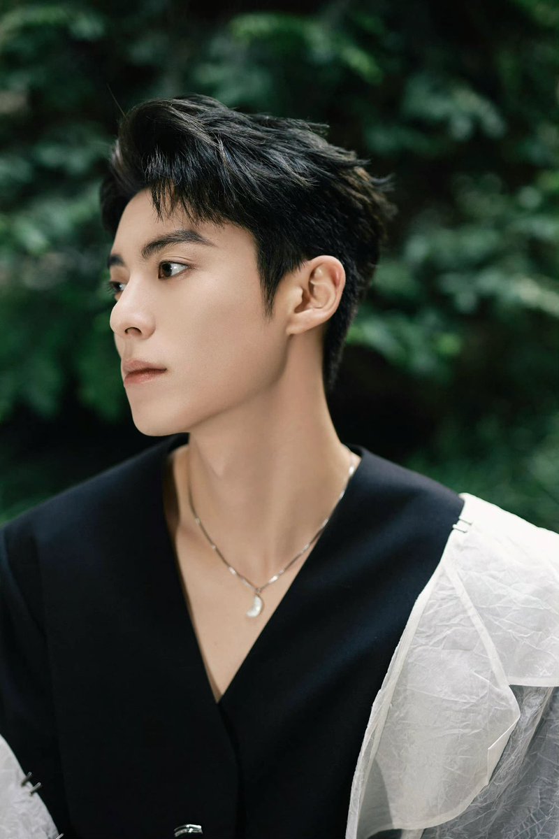 sunsetl18758253's tweet photo. happy mid-autumn festival
🌕🥮🥮🥮

#DylanWang #WangHedi #王鹤棣
cr. official studio https://t.co/0PIkL0OR5z