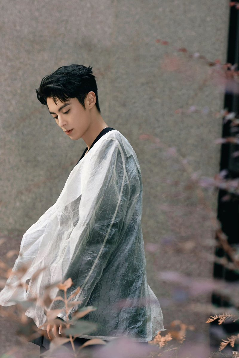 sunsetl18758253's tweet photo. happy mid-autumn festival
🌕🥮🥮🥮

#DylanWang #WangHedi #王鹤棣
cr. official studio https://t.co/0PIkL0OR5z