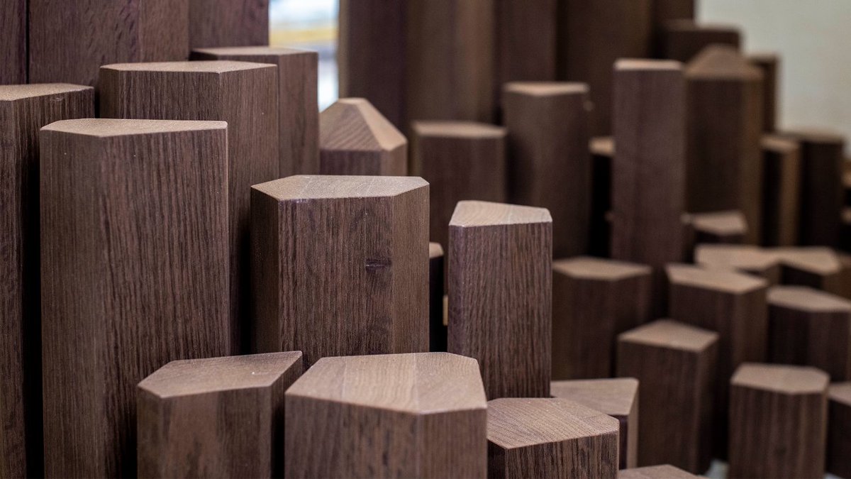 AHECmea's tweet image. #Thermalmodification process has been shown to impact some aspects of #timber strength, such as bending. But AHEC projects demonstrate that successful engineering of #TMT #Americanhardwoods by finger jointing and glue lamination is still possible.

americanhardwood.org/en/american-ha…