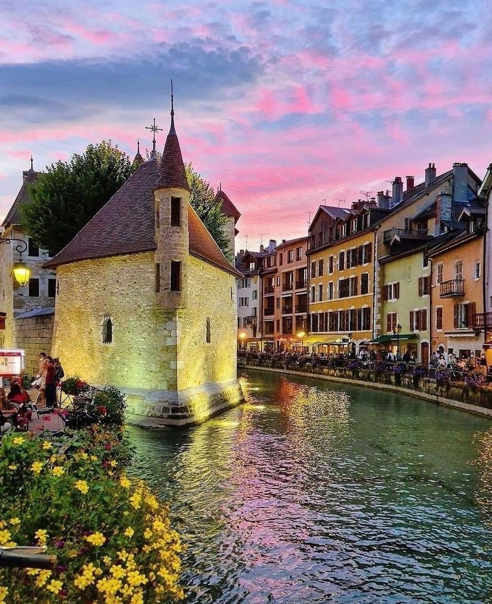 ... incredible Europe [Annecy, France]
