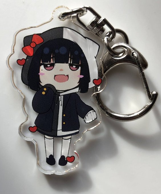 pixivFACTORYさんで試しに1個作った後輩ちゃんアクキー届いた…! とっても良い感じ…🥰 