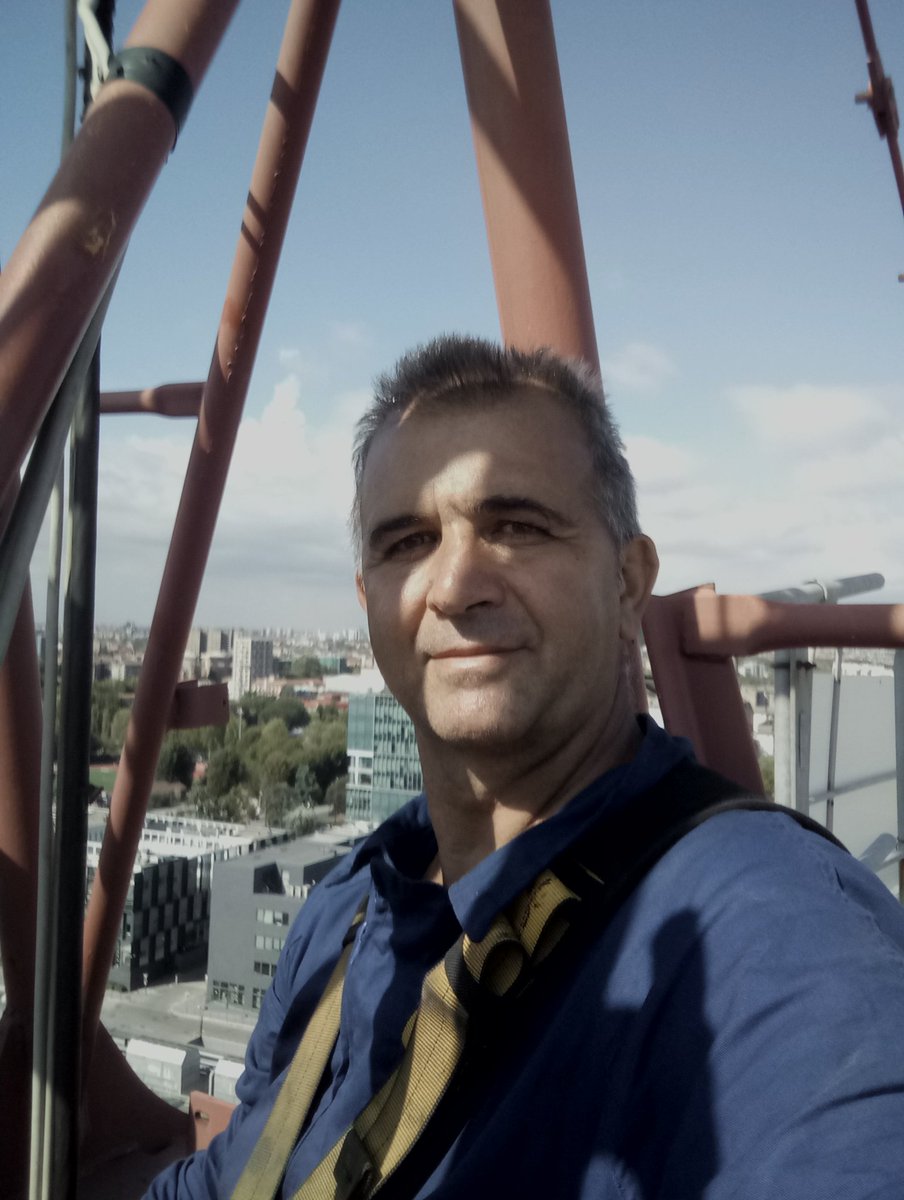 grumota's tweet photo. Oggi pensavo di lavorare al fresco visto la pioggia della notte. Mi sbagliavo, caldo e afa a volontá. #gru #edilizia #Milano https://t.co/OTAWzpD22m