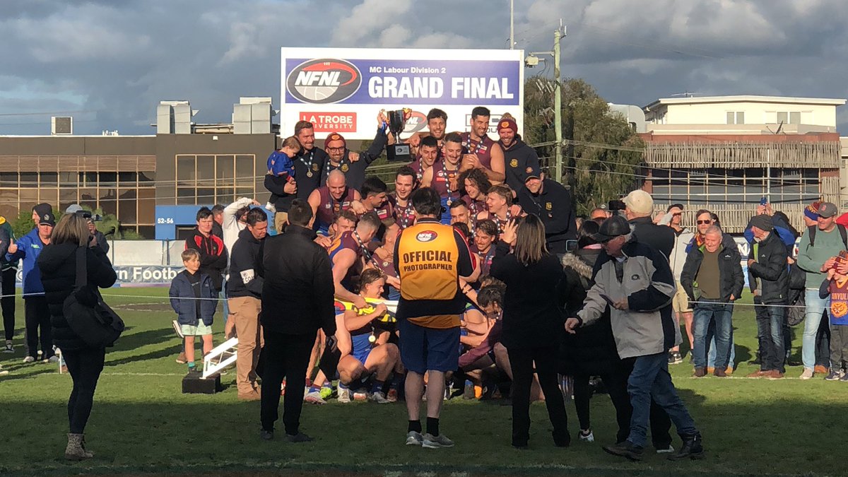 Game over in @northernfnl @mclabourhire Division 2 Grand Final as Banyule defeated @elthamfootball 10.17 77 to 7.10 52 #banyulebears