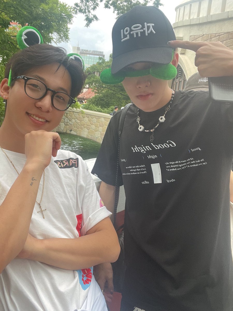 davii_official's tweet photo. PUN 과 함께한 영상이 공개 됬어요 🐸
🔗https://t.co/vwaebBZY2R

@highcloudent 
#DAVII #다비
#PUN #빤
#청개구리 https://t.co/hQxzOfnxyd